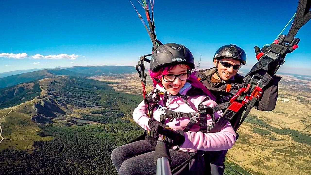 Parapente en montaña: vuelo tándem sobre Sierra de Guadarrama y Gredos