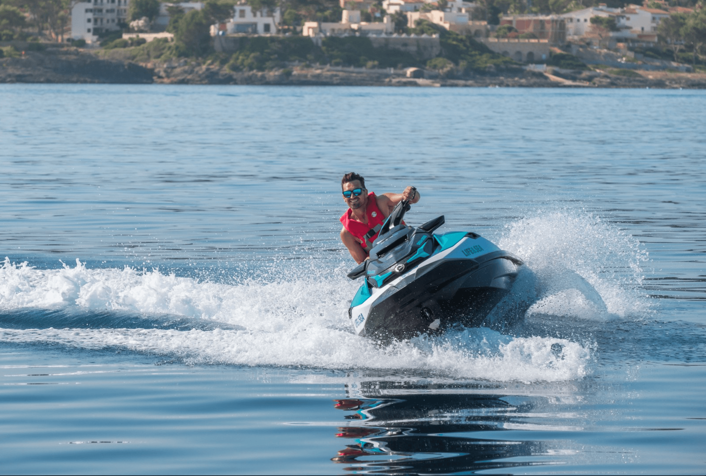 Jet Ski Arenal: 25-Min High-Speed Coast Tour in Magaluf, Mallorca photo 2