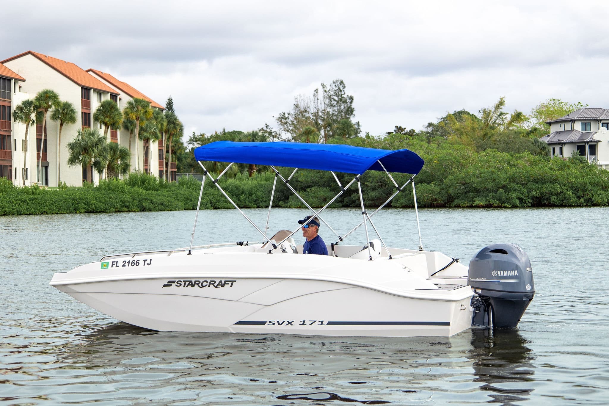 Sarasota Bay Half Day Deck Boat Rental at Safe Harbor Siesta Key Marina