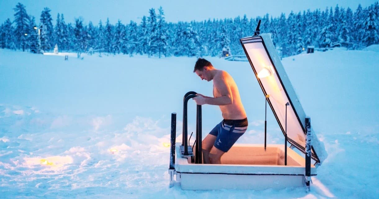 Smoke Sauna & Ice Pool at Kakslauttanen in Saariselkä