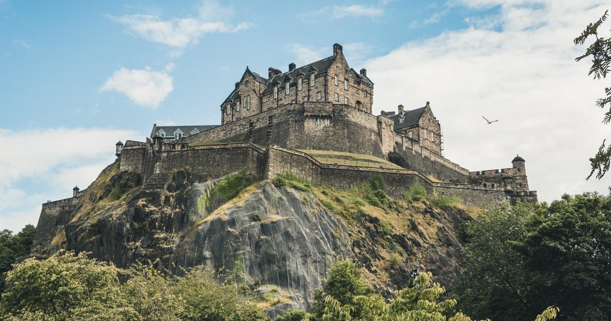 Cultural Walking Tour of Edinburgh's Royal Mile by Invisible Cities Tours