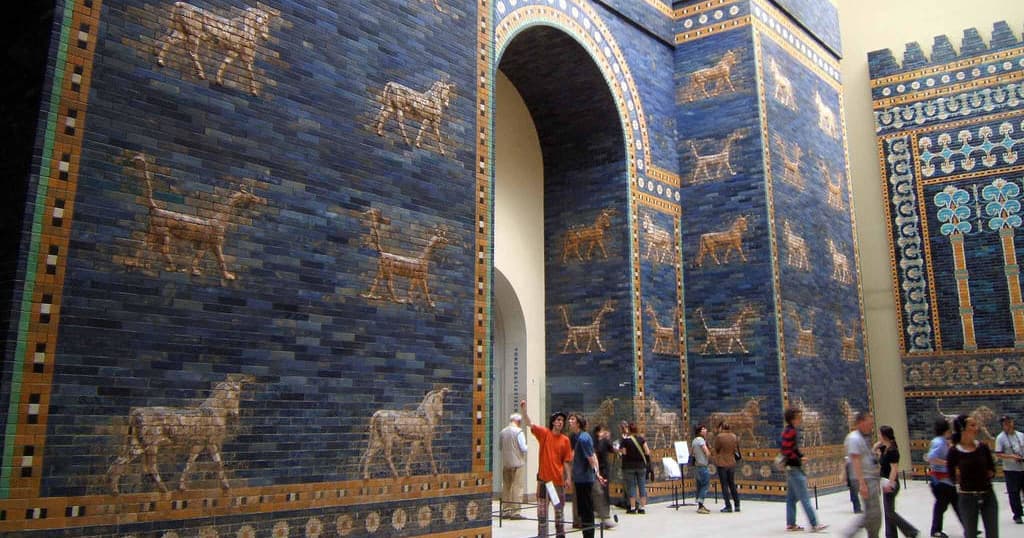Experience Berlin’s History: Private Tour of Neues Museum, Pergamon Museum, and City Highlights