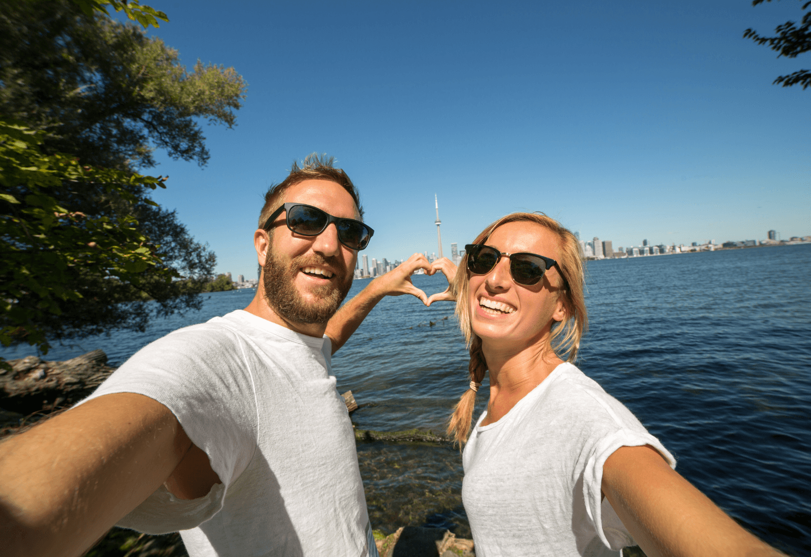 Urban Adventure: Toronto City Tour & Harbour Cruise by Zoom Tours Inc.