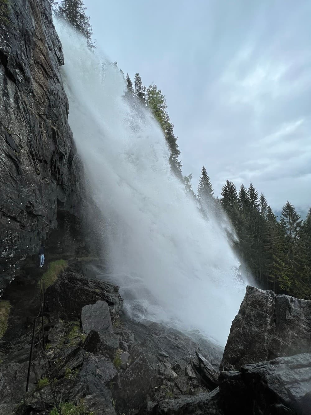 Waterfall Visits at Tvinnefossen Waterfall in Nordfjordeid