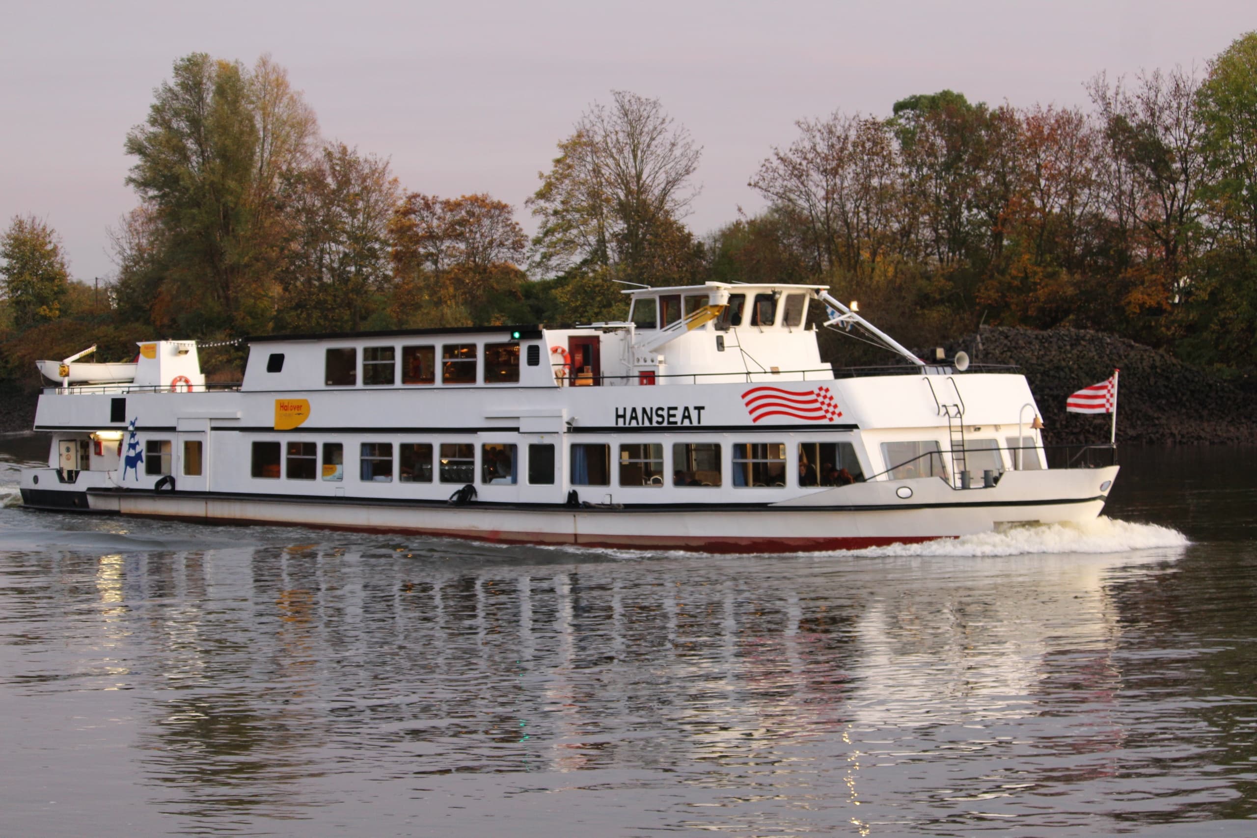 Water Transportation Adventure with Hal Över in Vegesack