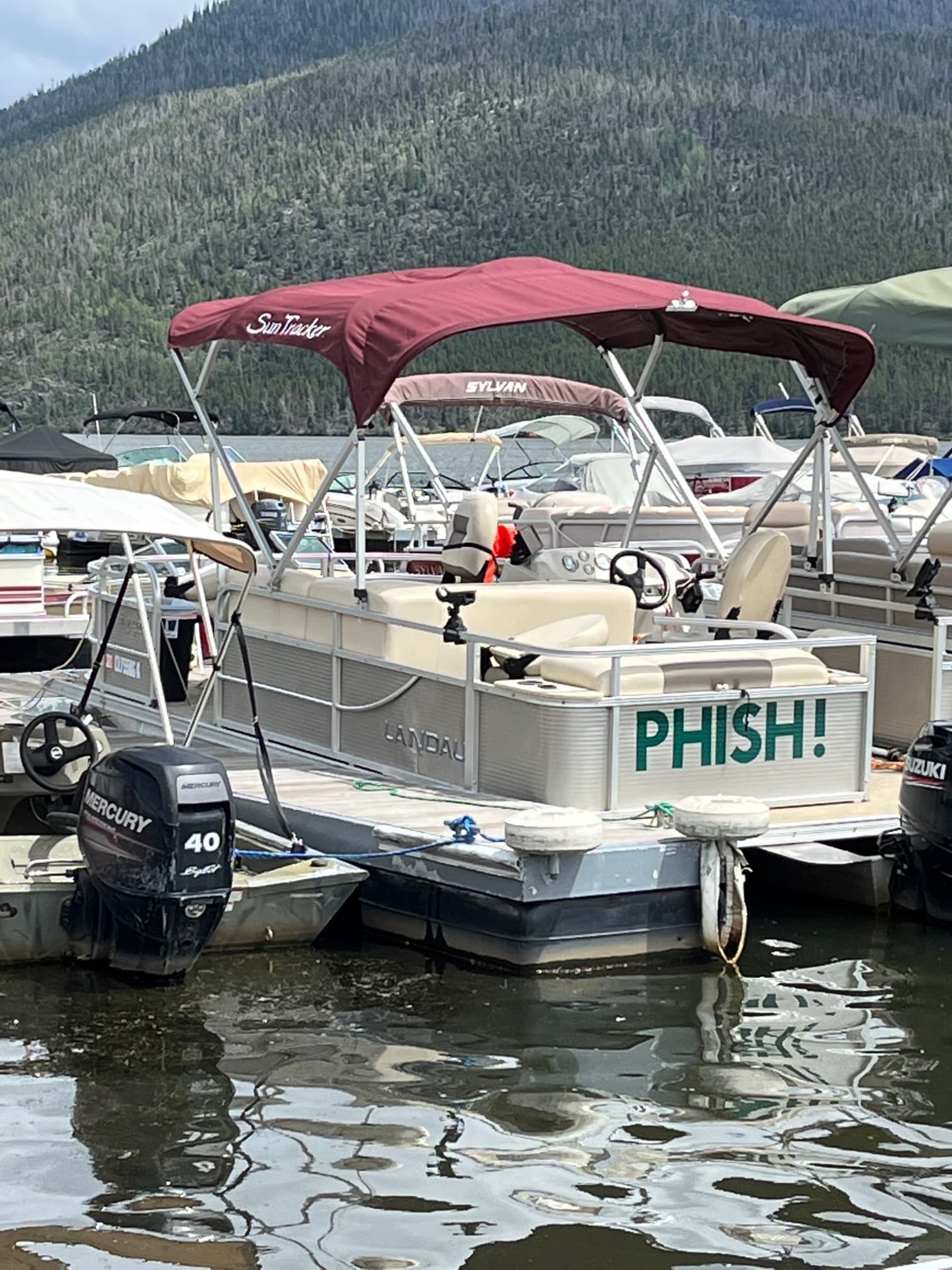 Explore Grand Lake with an 18' Pontoon Adventure