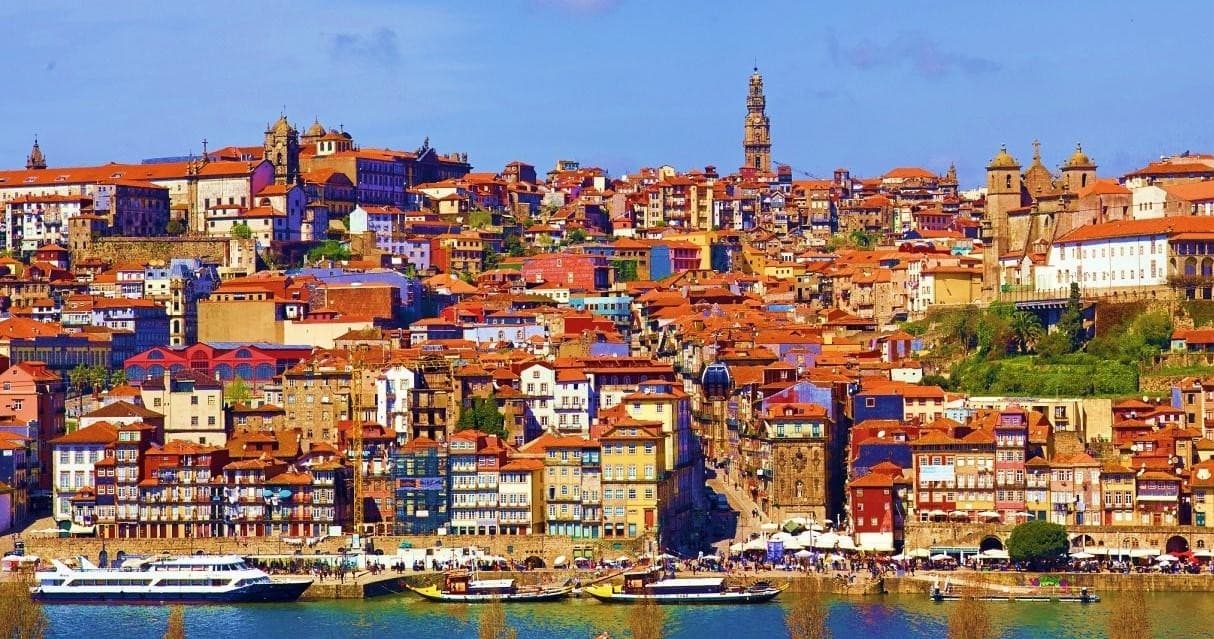 Explore Porto’s Highlights on a Captivating Half-Day Walking Tour