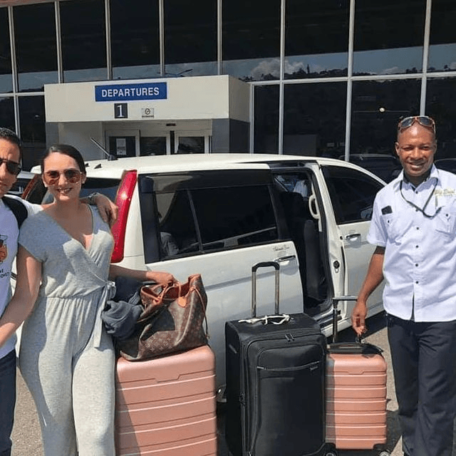 Swift Private Transfer: Royalton White Sands to Montego Bay Airport (30 Minutes)