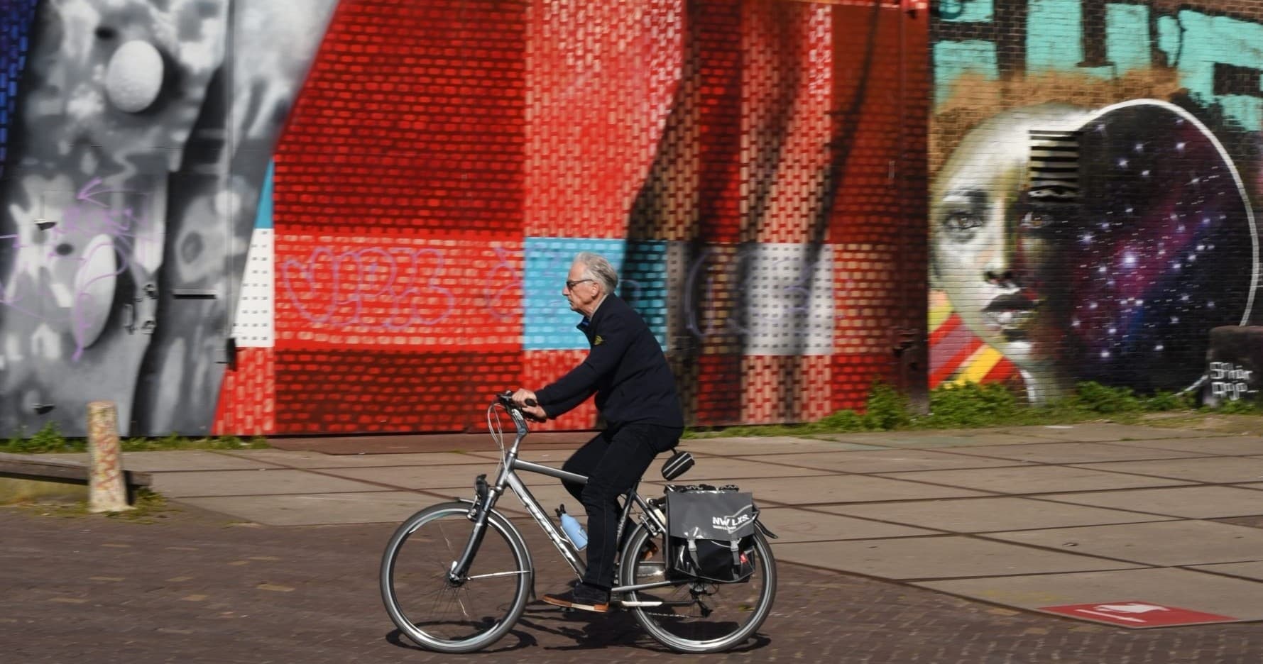 Bike Tour with Sarah's Tours in Amsterdam — Discover the City on Two Wheels