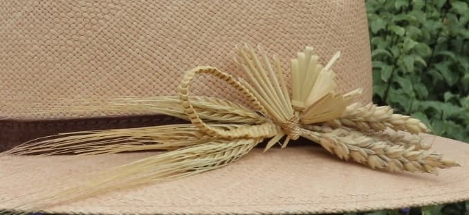 Straw Craft Hat Decoration in Broadway — Swiss Straw Plaiting Workshop & Heritage Craft photo 3