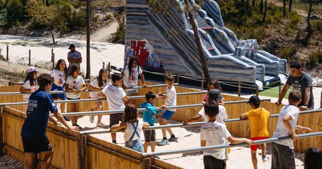 Escolas - Crazy Days at Parque Aventura Cova da Baleia: Active school trips in Ericeira