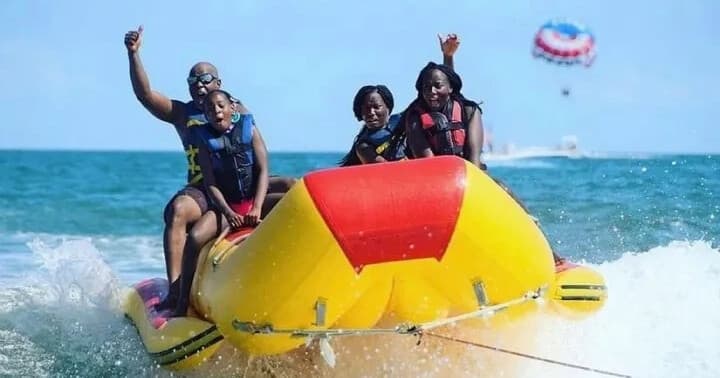 Banana Boat Ride in West End, Roatán: High-Speed Caribbean Joyride