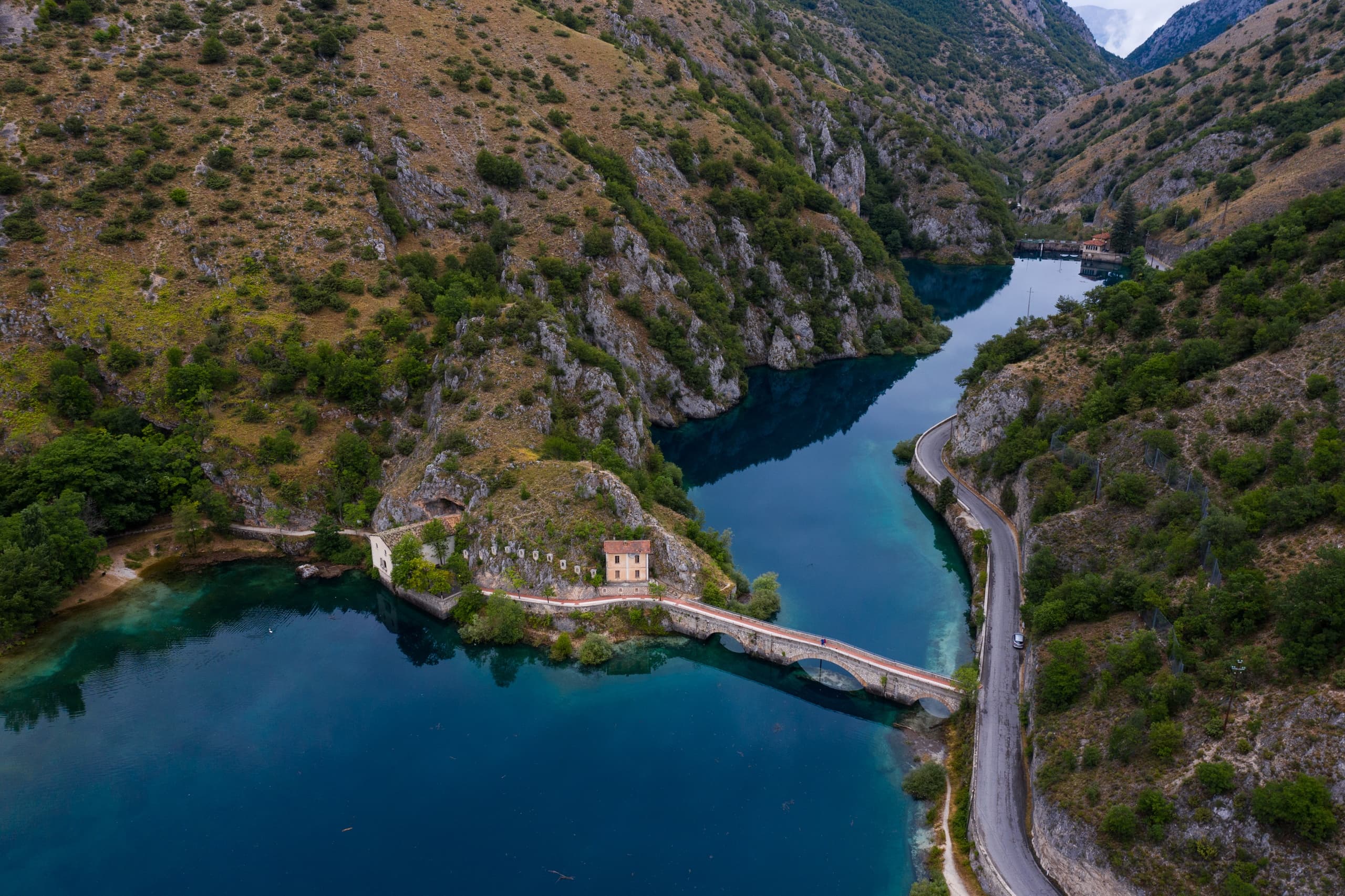 L'Eremo sul Lago: A Family-Friendly Hike Through Villalago and the Gole del Sagittario