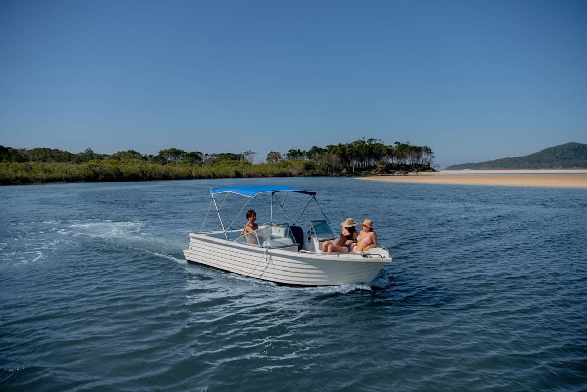 Supa Cruiser Boat Hire with Noosa Watersports