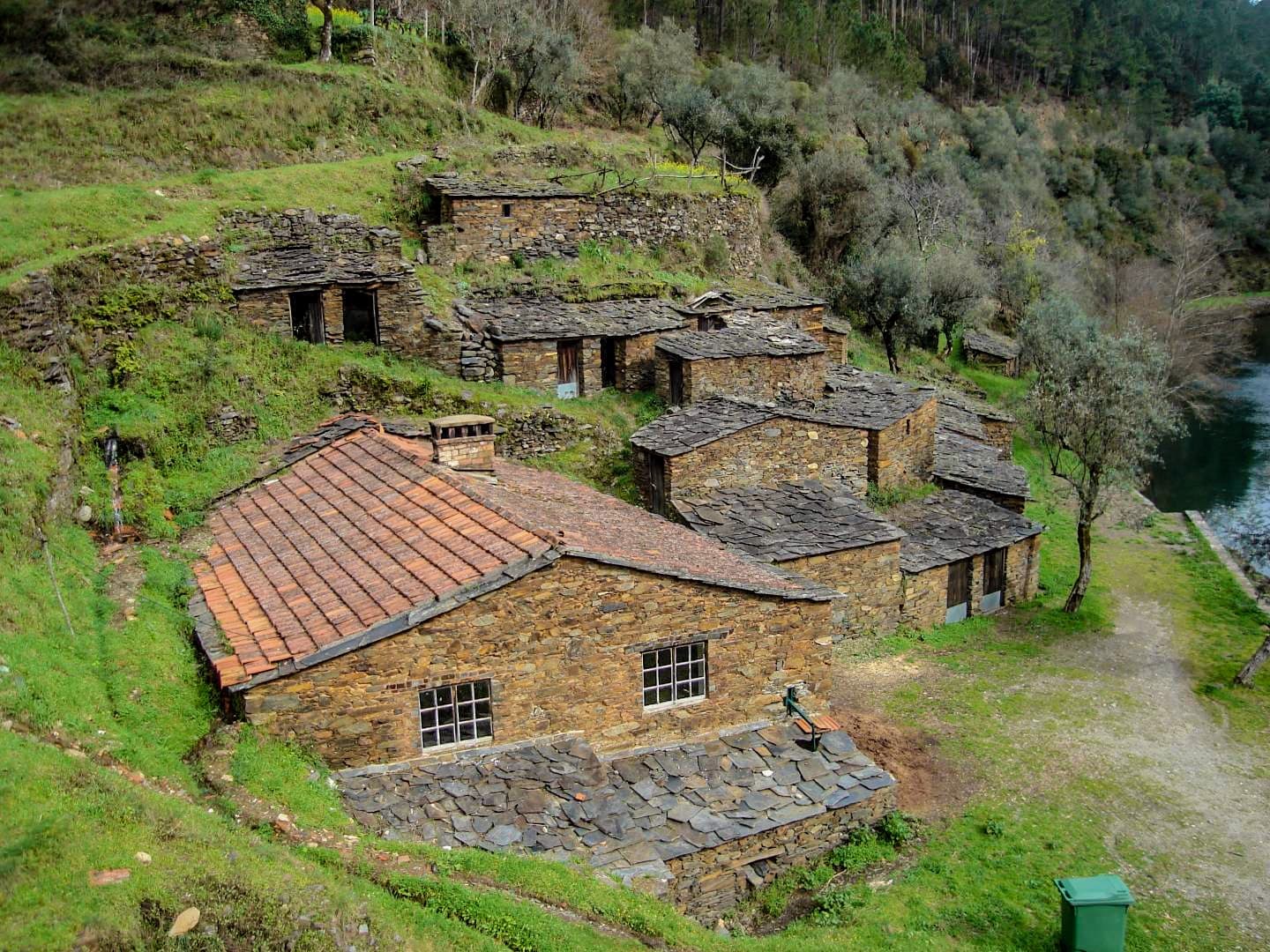 Land Adventure: Passeio de Carrinha Vale do Ceira Tour