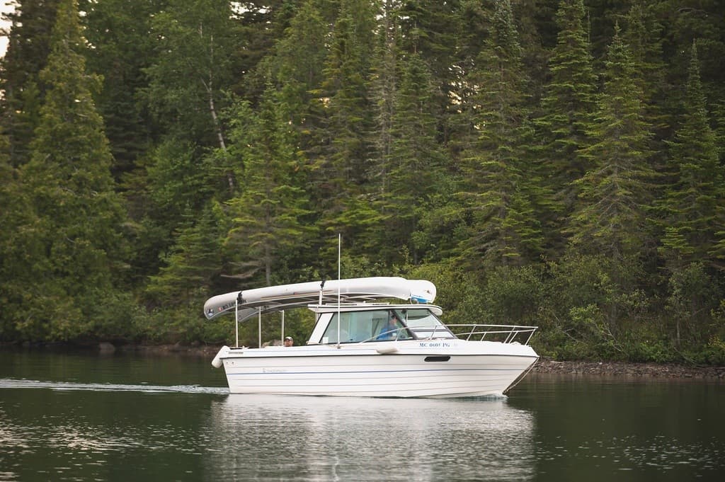Rock Harbor Water Taxi: Swift Access to Isle Royale South Shore Docks