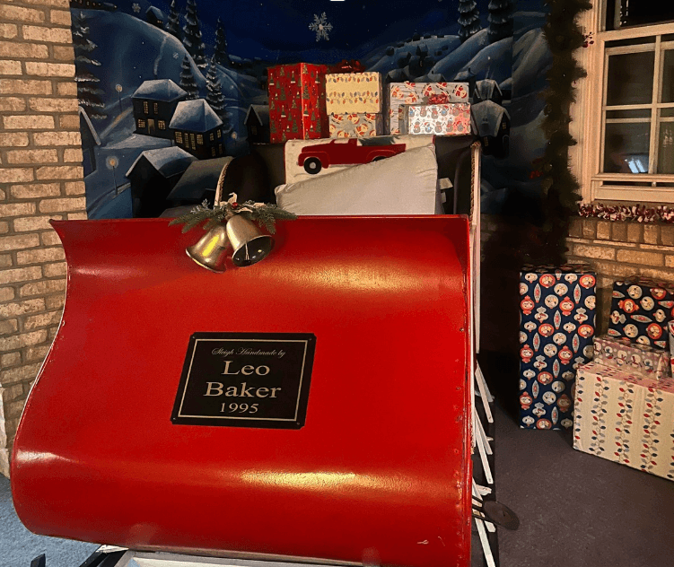 Santa Paws at Lakemont Park: Pet Photos with Santa in Altoona, PA