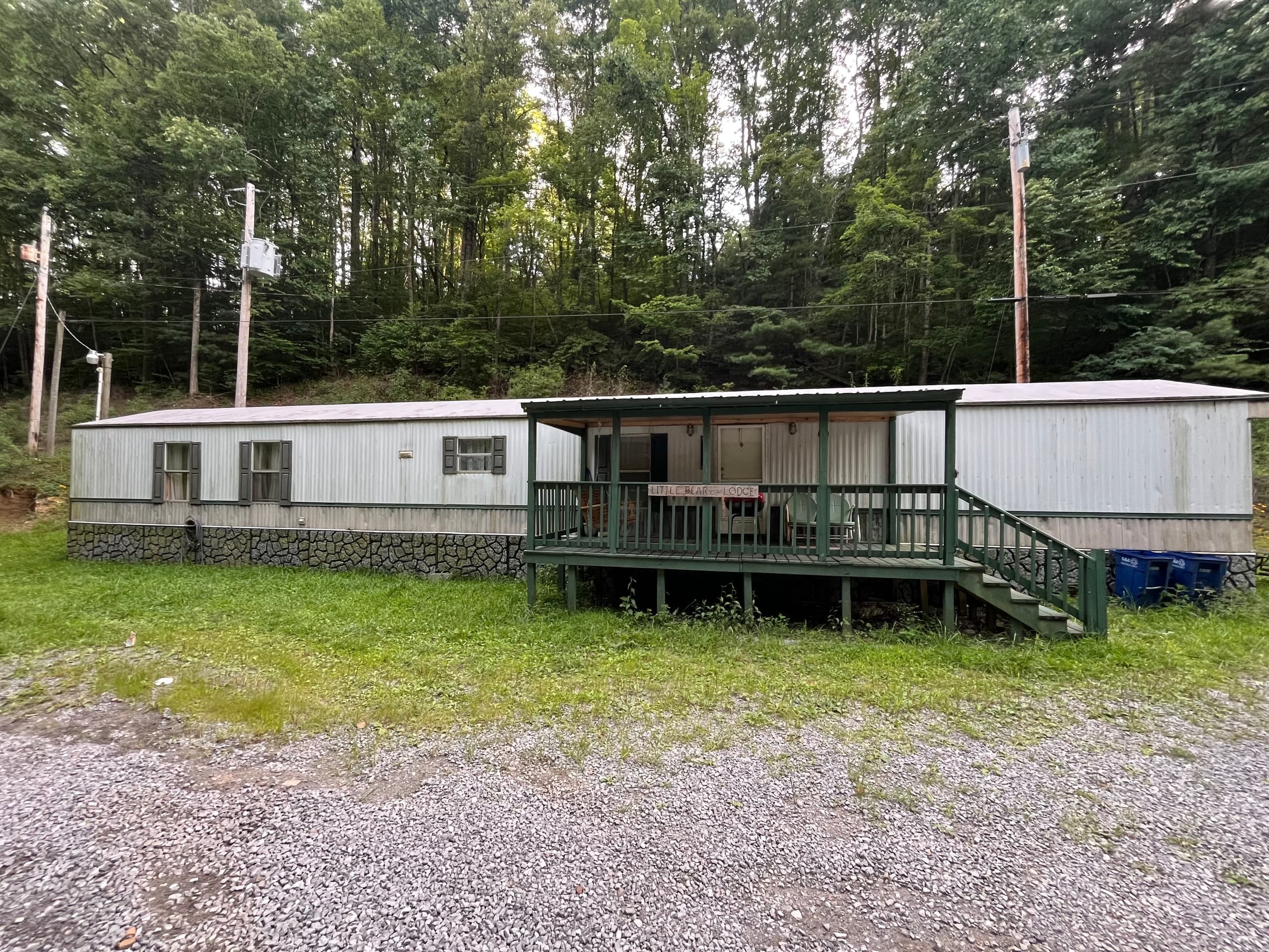 Trail-Ready Stays at Little Bear-Black Bear Lodge near Pocahontas Trail