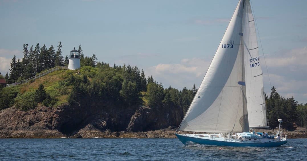 Sailing Adventure with Schooner Surprise in Anjacaa