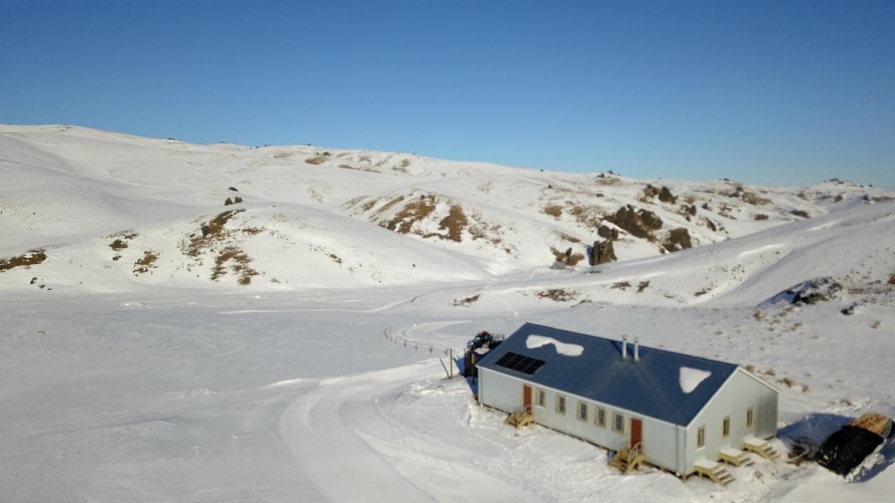Winter Camping & Shelter at Musterers Hut in Snow Farm