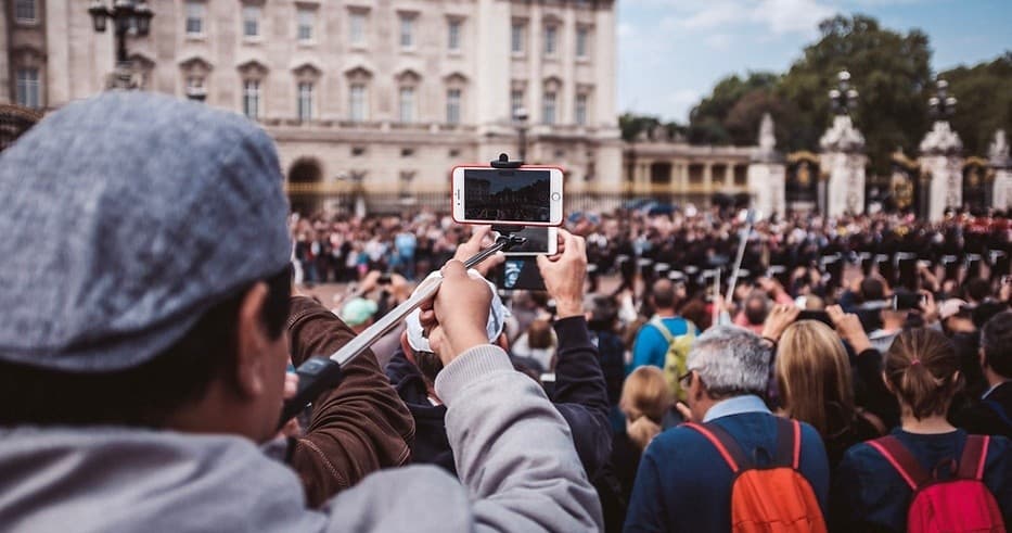 Changing of the Guard & Landmarks Tour by CM Universal Ltd in London