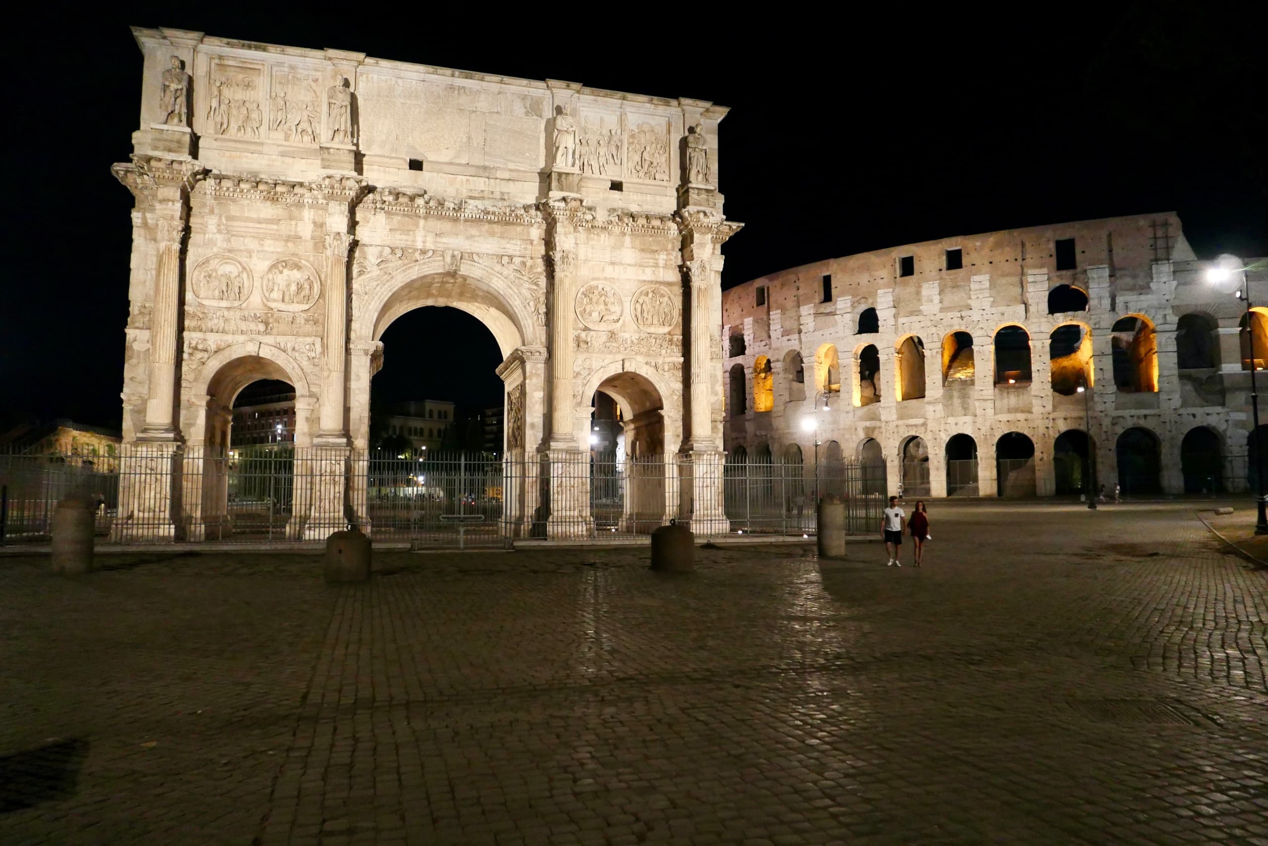 Nighttime Roman Ruins Walk with Touriks in Rome