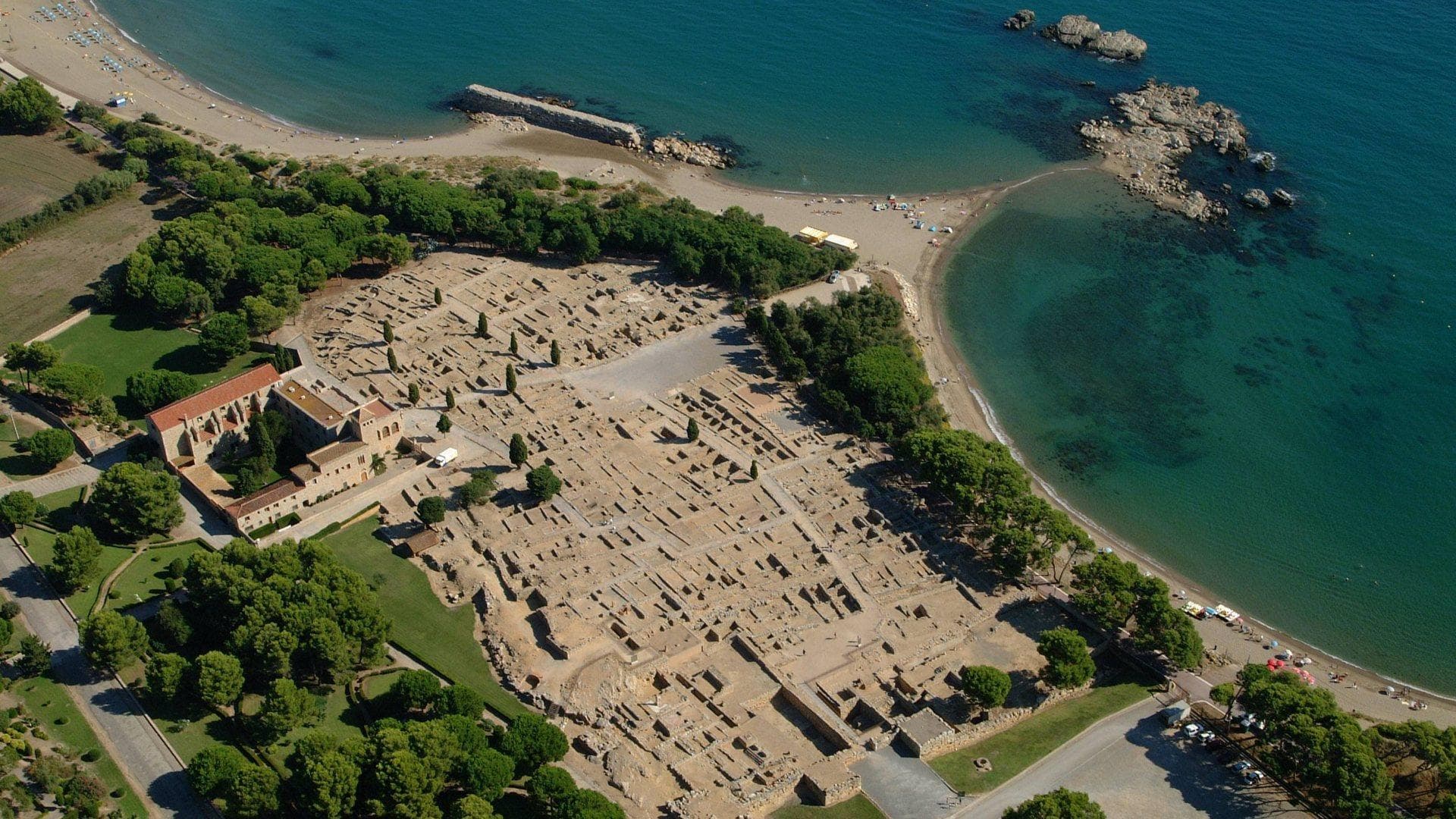 Sea & Culture Adventure in Costa Brava with In Out Barcelona