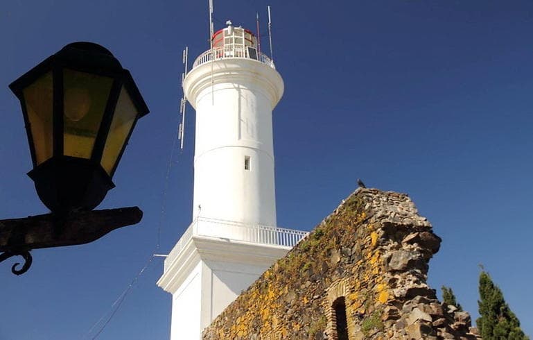 Land Adventures: Premium Day Tour to Colonia from Buenos Aires