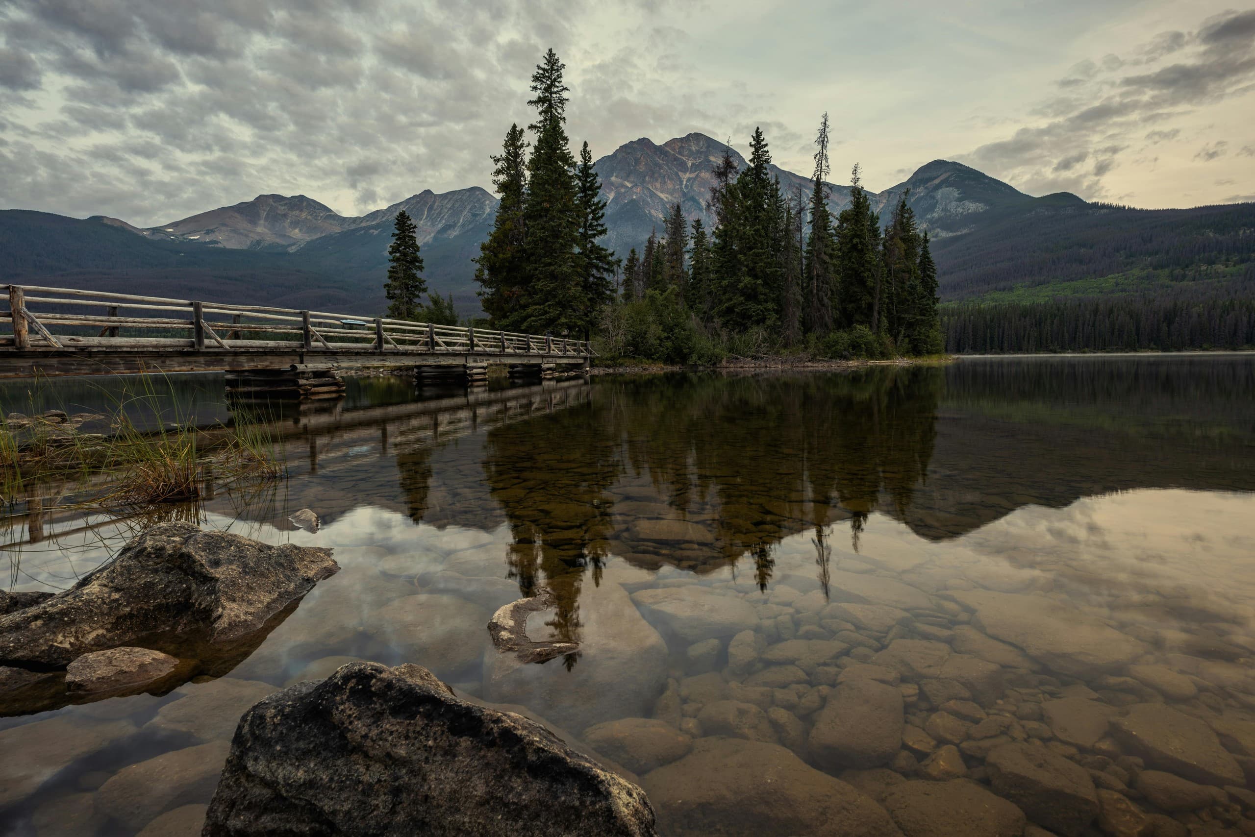 Pyramid Lake Half-Day Guided Fly Fishing: Spring Rainbow & Lake Trout near Jasper