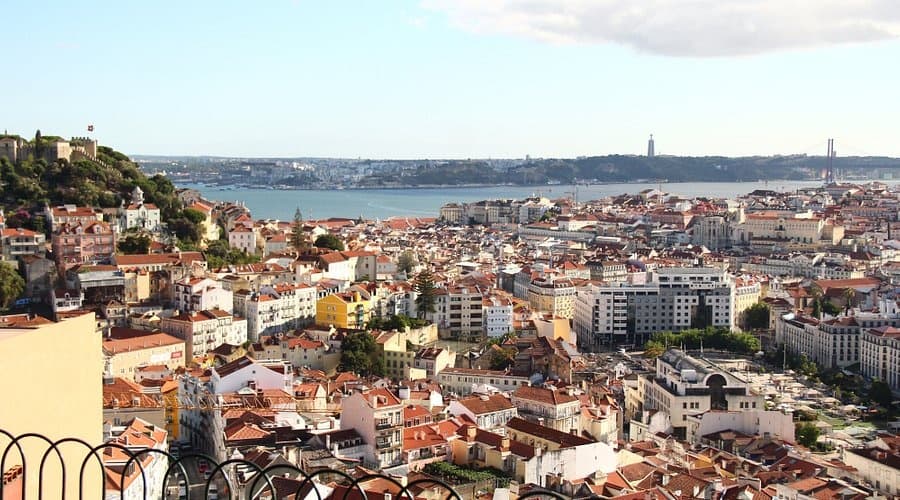 Explore Lisbon’s Best Views: Top Tuk Tuk Tour to Iconic City Viewpoints
