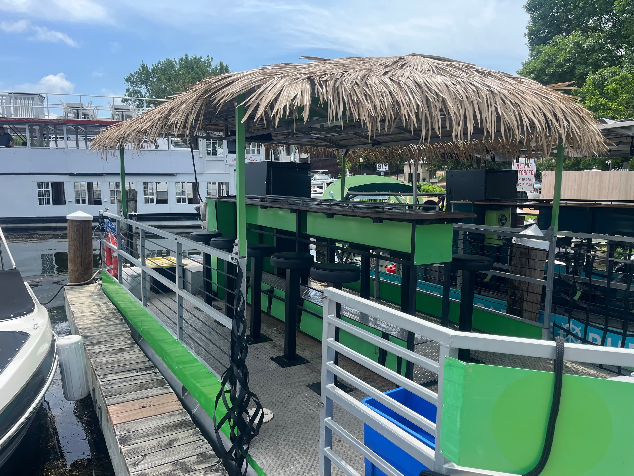 Small TikiTap Cruise on Lake Minnetonka: Two-Hour Pontoon Party from Excelsior photo 2