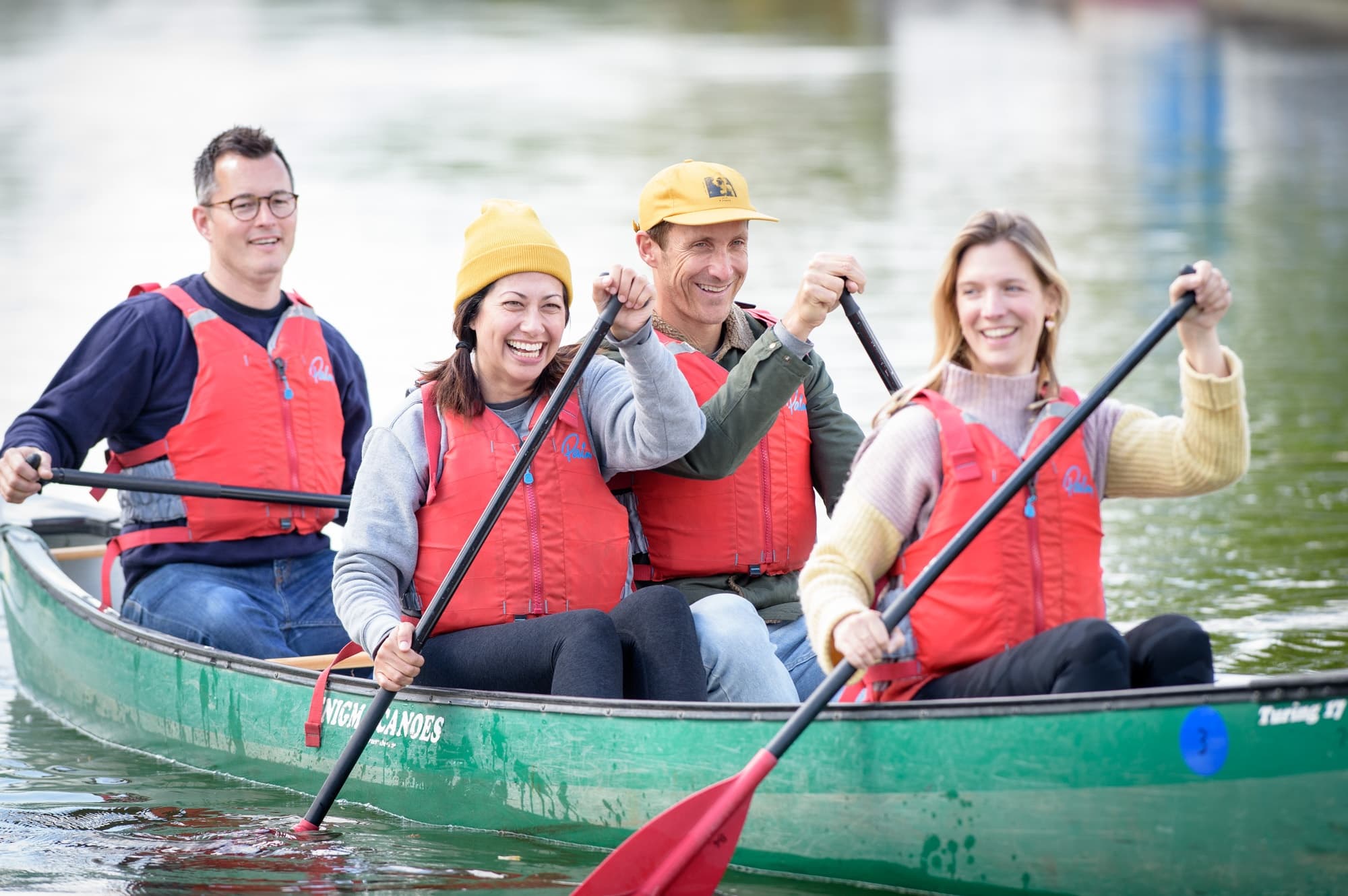 Water Activities: Full Day Paddle with Thrupp Canoe & Kayak Hire