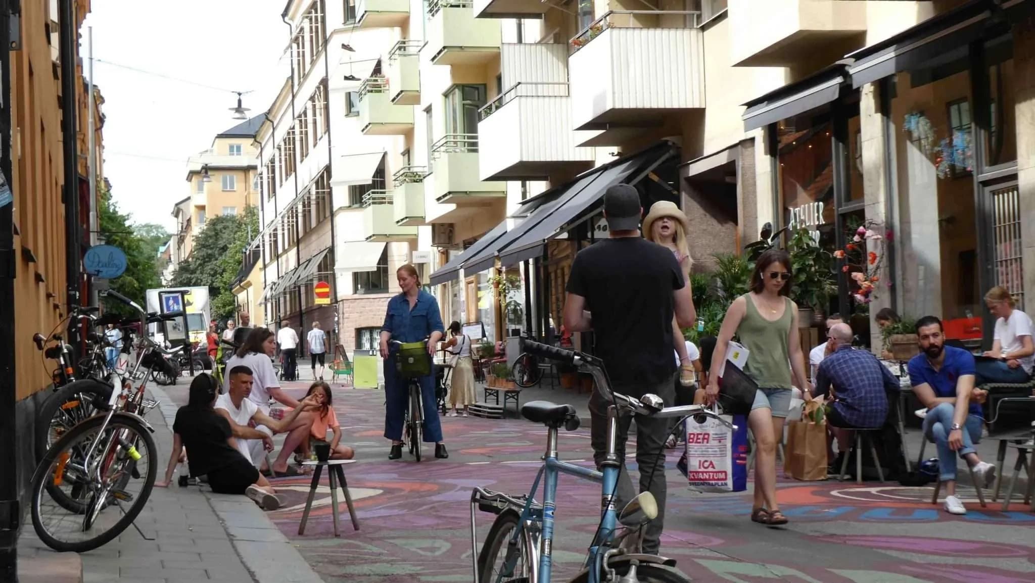 Urban Cultural Walk in Södermalm with Stockholmania Tours