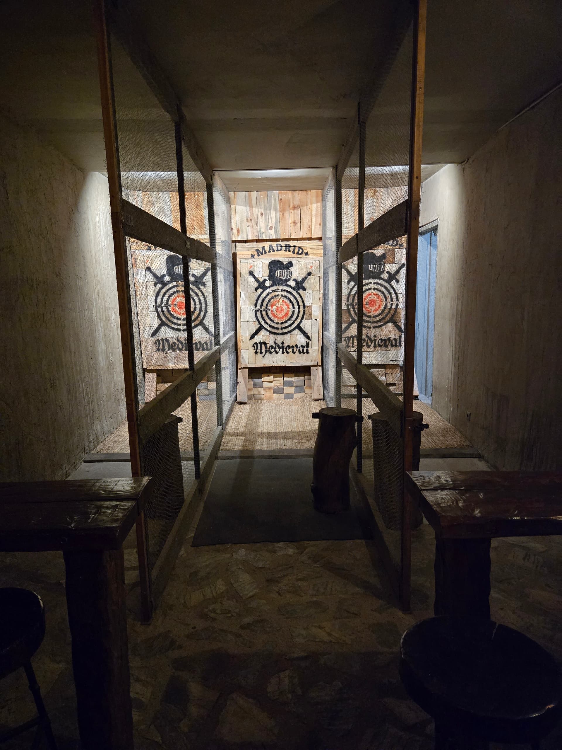 Zona Medieval Axe Throwing — 90-Minute Team Battles in Madrid photo 1