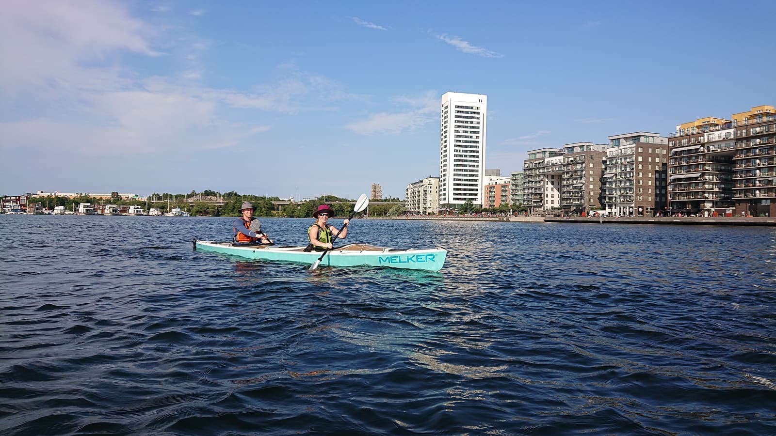 Paddle Karlbergskanalen: 4-Hour Kayak or SUP from Pampas Marina, Stockholm