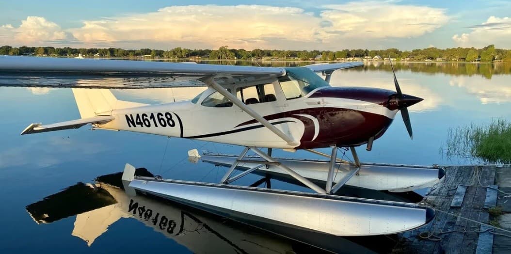 Seaplane Tour Over Winter Haven Chain of Lakes: 30-Minute Cessna 172 Experience