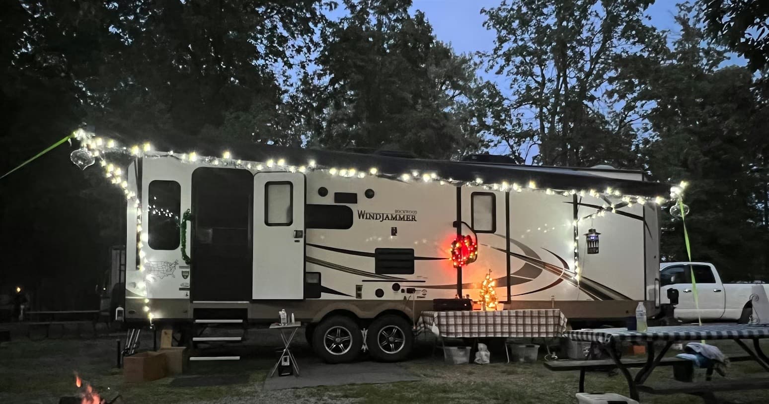 Riverside Resort RV Sites at Mammoth Spring: Spacious 50‑Amp Pull‑Throughs for Family Getaways