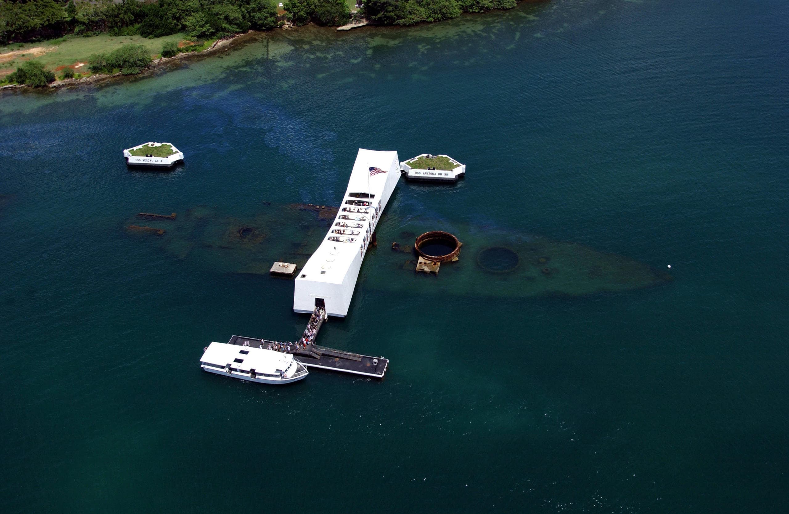 Historical & Scenic Pearl Harbor Oahu Circle Island Tour