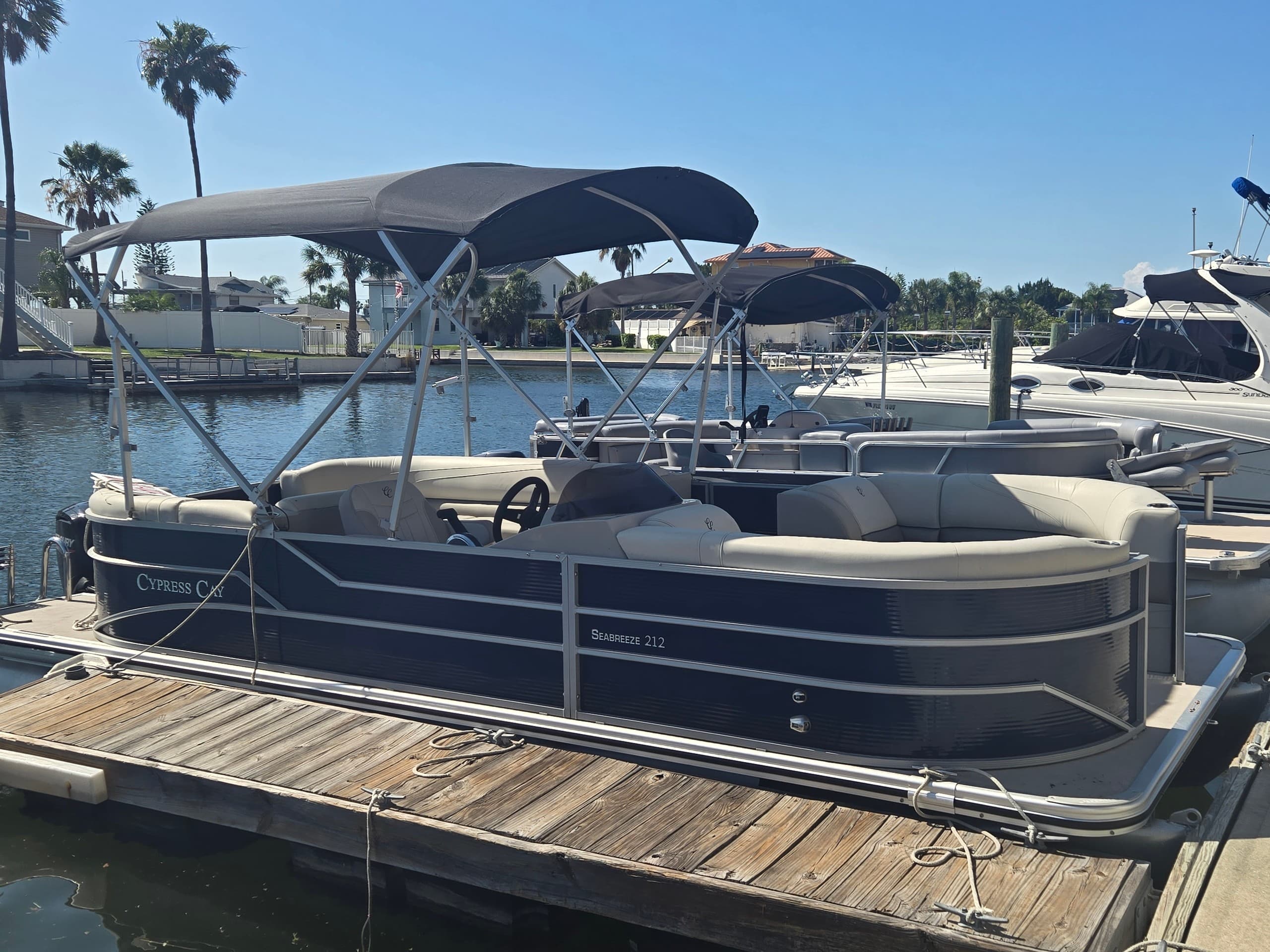 B-11 Deep Blue C: Spring Hill Boat Rental for Sandbars, Springs & Wildlife