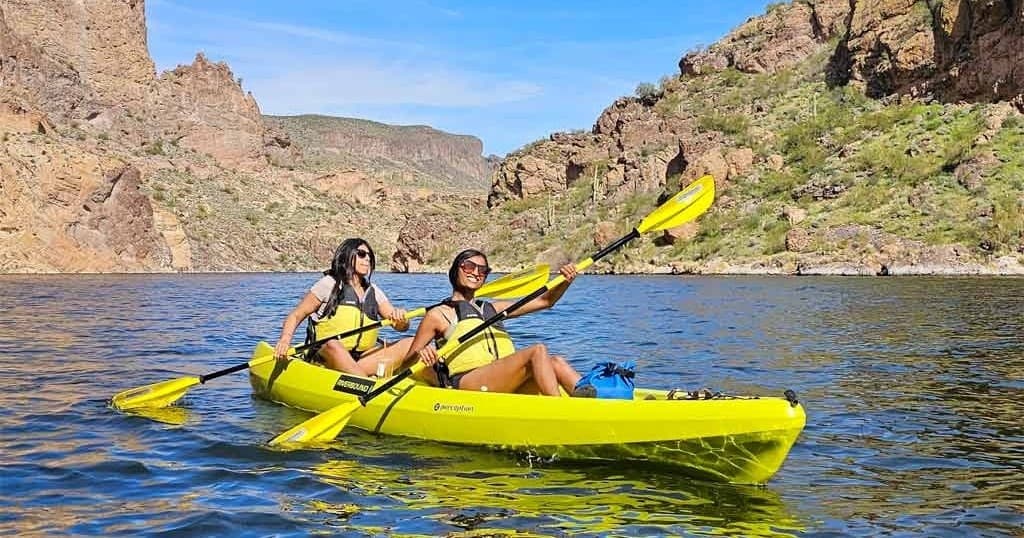 Canyon Lake Paddle Tour in Roosevelt, Arizona