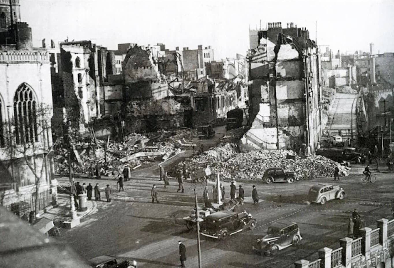 Walking the Scars of the Bristol Blitz: Above-Ground WWII Heritage Tour