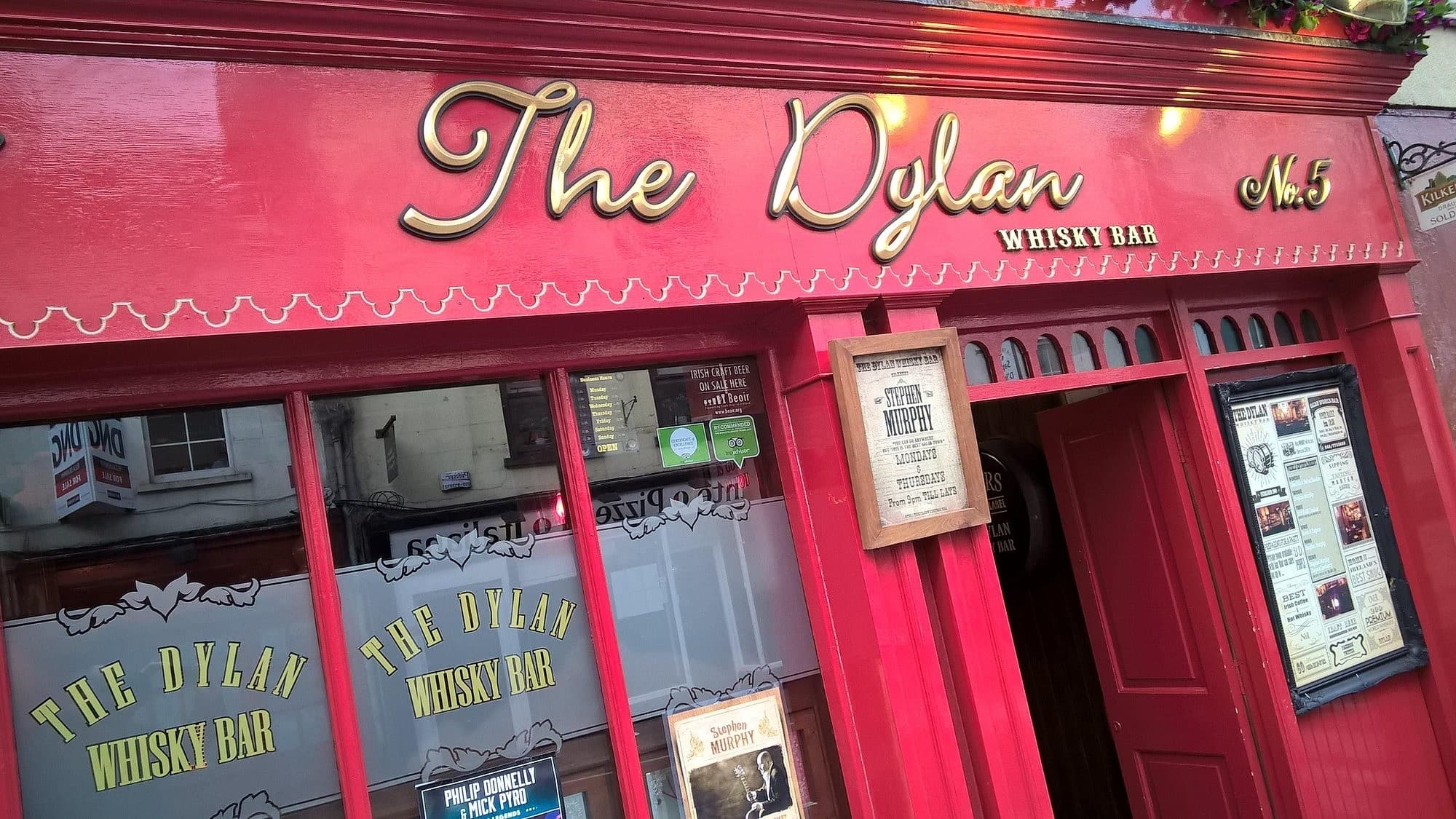 Inside The Dylan Whisky Bar: Kilkenny’s 90-Minute Whiskey Tasting Experience photo 3