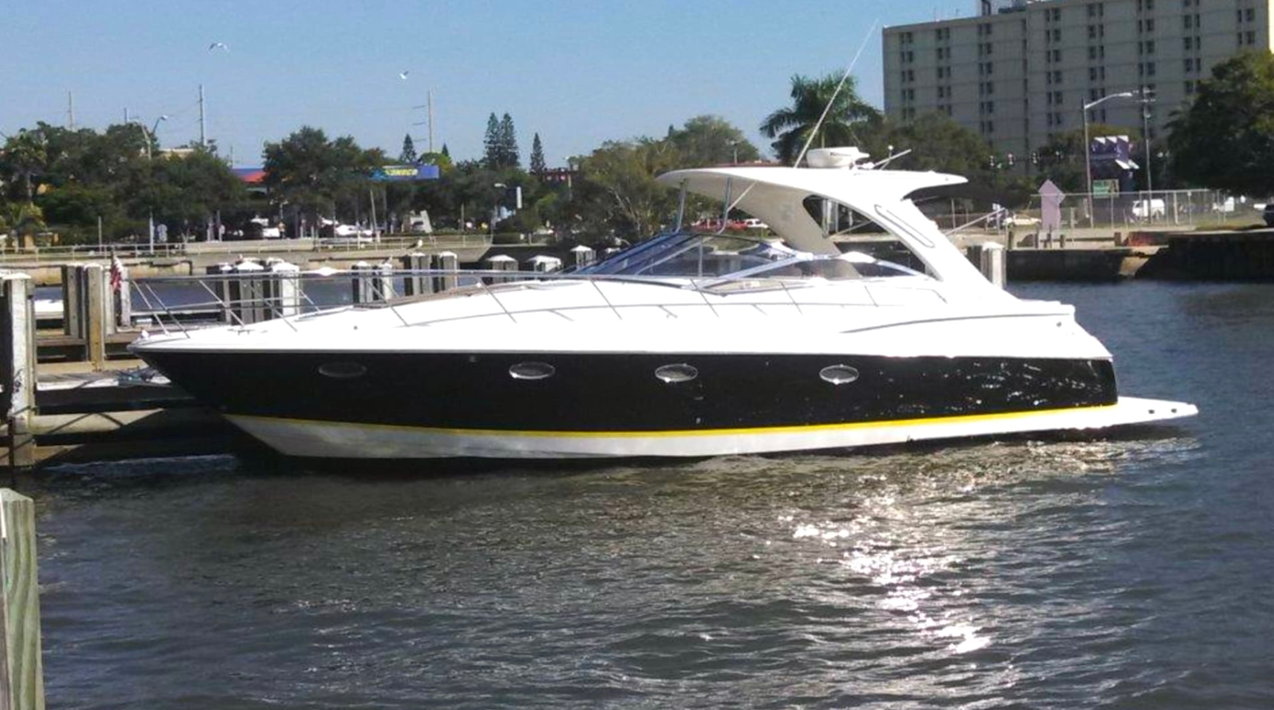 Luxury Boat Rental with Miami Boat Experts in Miami Beach