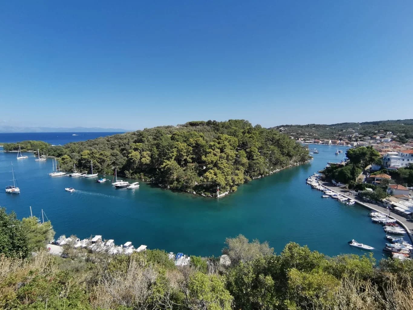 Boat Charters & Cultural Tours with ΤΖΩΡΤΖΙΑ Ι ΝΑΥΤΙΚΗ ΕΤΑΙΡΕΙΑ in Albania