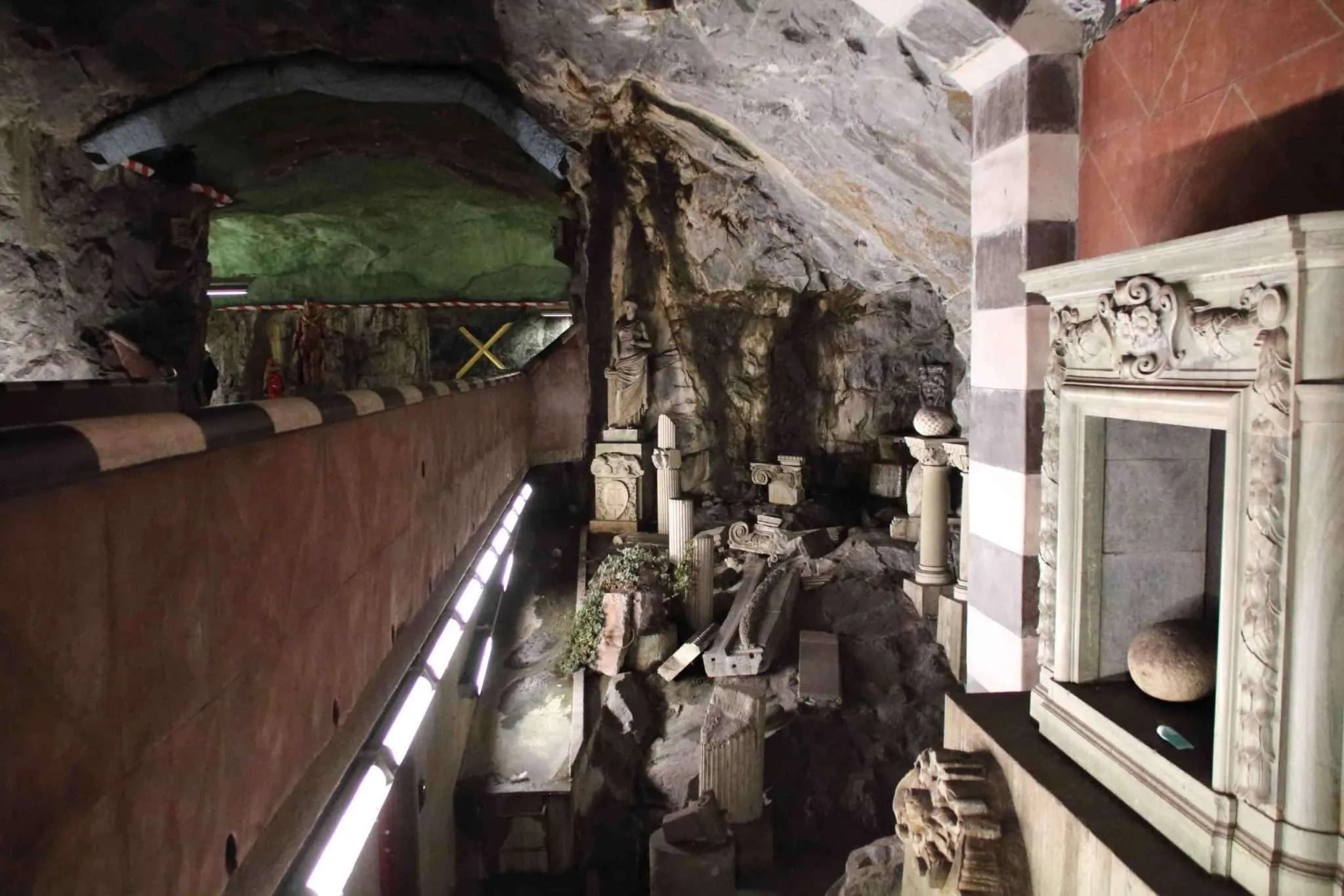 Water-Activities & Art: Stockholm Metro Tour by Stockholmania Tours