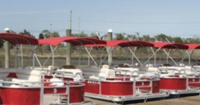 Relax and Explore with a 24' Pontoon in Wildwood, NJ