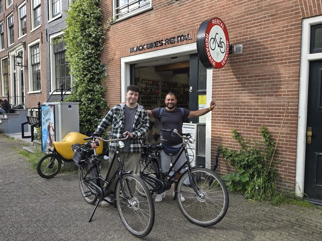 Bike Tours in Amsterdam with EcoEchotours: Urban Exploration Guide