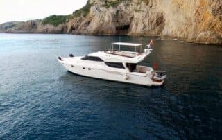 Private Princess 60 Charter to Medes Islands — 6-Hour Snorkel & Cruise from L'Estartit