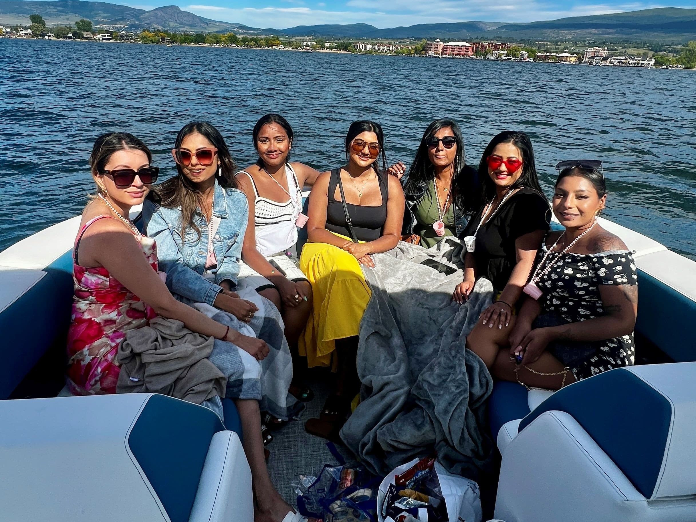 Private Pontoon Charter on Okanagan Lake: Kelowna Day Cruises photo 1