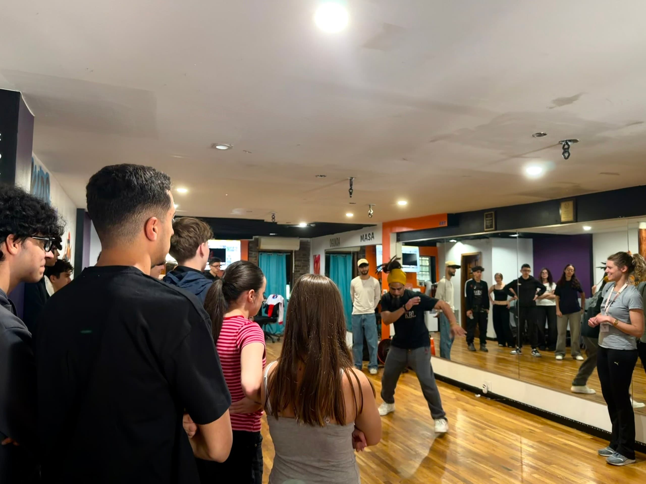 Breakdance Workshop in Harlem: Learn B-Boy Moves in a Local NYC Studio photo 4